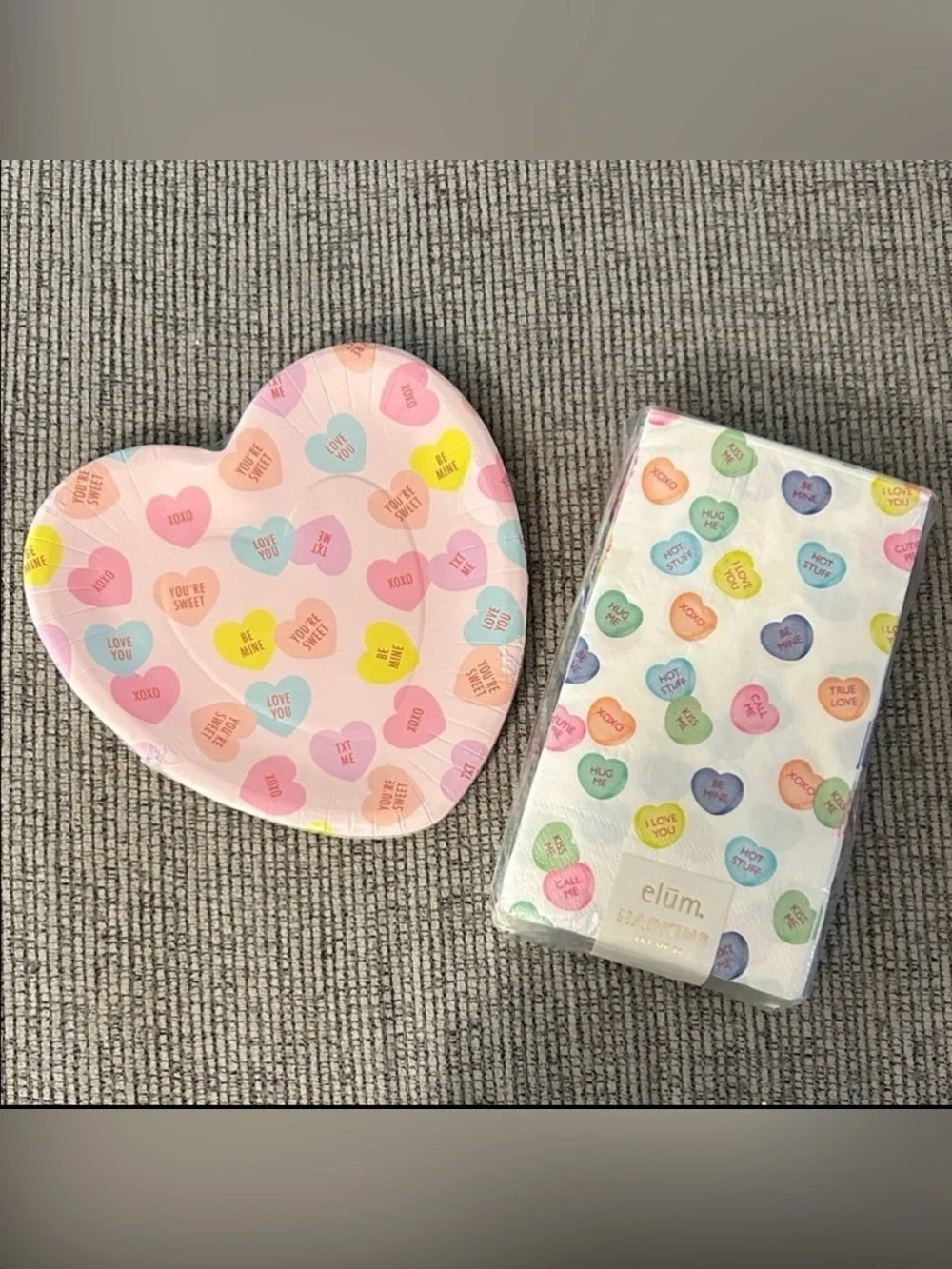 Heart-Shaped Plates and Napkin Set with Colorful conversation Hearts NEW